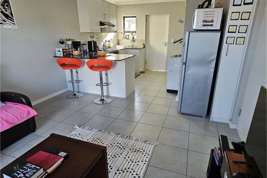 2 Bedroom Property for Sale in Zonnendal Western Cape